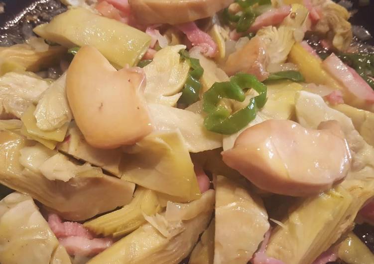 Alcachofas con foie al vino blanco