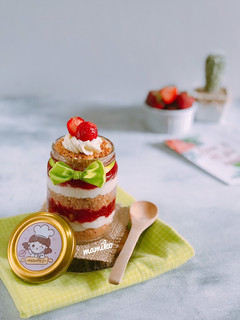 Foto resep Strawberry Cheese Cake in Jar (No Bake)
