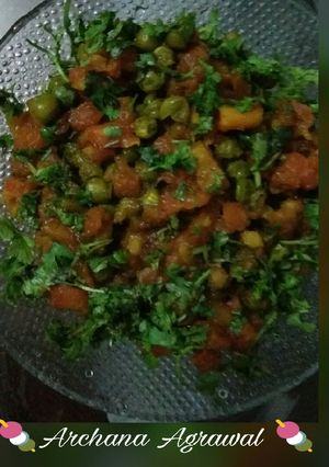 A picture of Carrot and green peas ki khatti mithi subji.