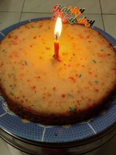 સુજી કેક (Sooji Cake Recipe In Gujarati) રેસીપી મુખ્ય ફોટો