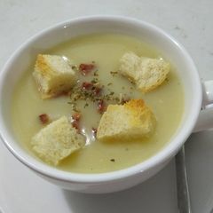 A picture of Potato and Cauliflower Soup.
