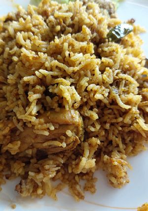 লেফট ওভার চিকেন পোলাও(leftover chicken pulao recipe in Bengali) রেসিপির প্রধান ছবি