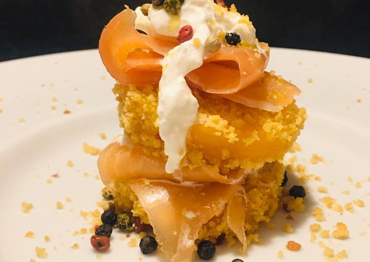 Torre di zucca gialla e salmone