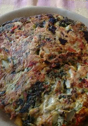 Una foto de Tortilla de patatas y acelgas. ॐ
