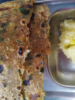 मेथी पराठा (Methi paratha recipe in Hindi) रेसिपी मुख्य फोटो