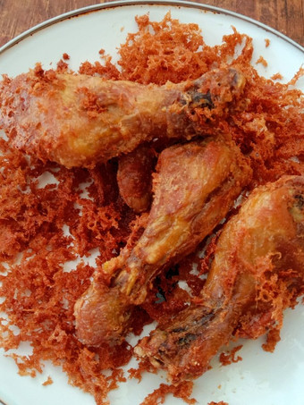 Bagaimana Menyiapkan Ayam goreng telor kremes Irit Untuk Jualan