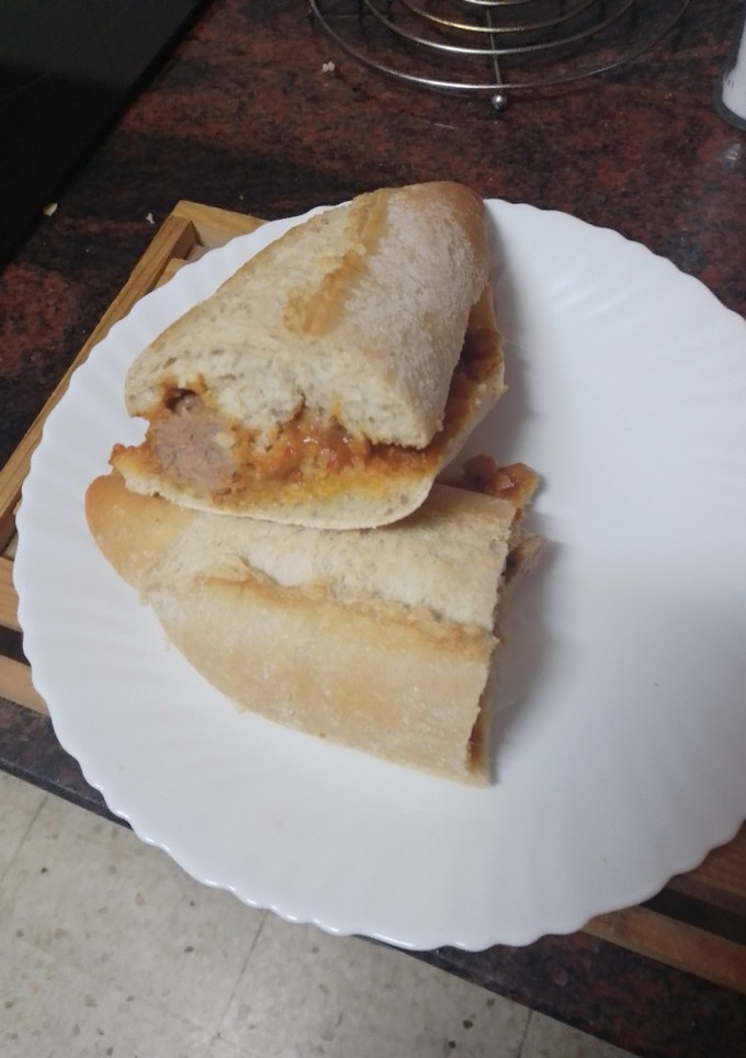 Una foto de Bocadillo de albóndigas al microondas