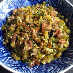 A picture of Sir-fried Celery Leaves & Katsuobushi (Bonito Flakes).