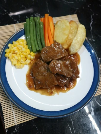 Langkah Mudah untuk Menyiapkan Resep Bistik Sapi Anti Ribet, Bikin Ngiler