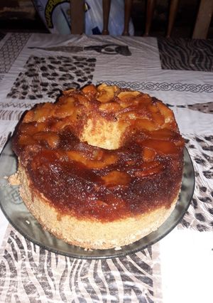 Una foto de Torta de manzanas invertida
