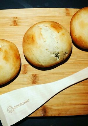 Una foto de Bolillo de ajo y orégano