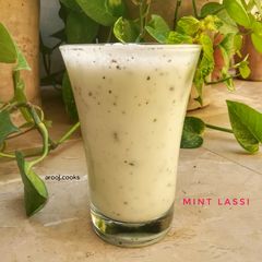 A picture of Mint Lassi.
