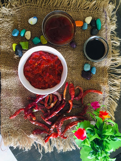 જૈન સેઝવાન સોસ (Jain Schezwan Sauce Recipe In Gujarati) રેસીપી મુખ્ય ફોટો