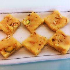 A picture of Besan Mava Barfi.