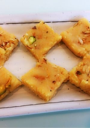 A picture of Besan Mava Barfi.