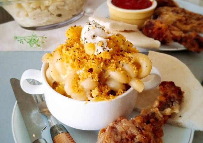 Easiest Way to Make Homemade Mac and Cheese with Crispy Drumsticks