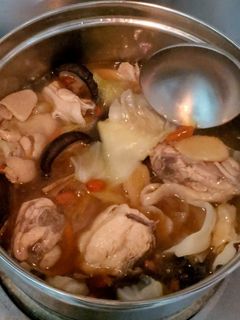 全酒麻油香菇雞湯 的食譜成品照片