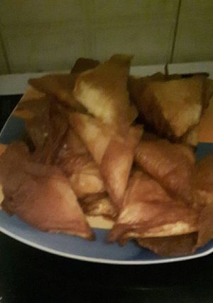 Φωτογραφία της συνταγής Τρίγωνα τυροπιτάκια τηγανητά