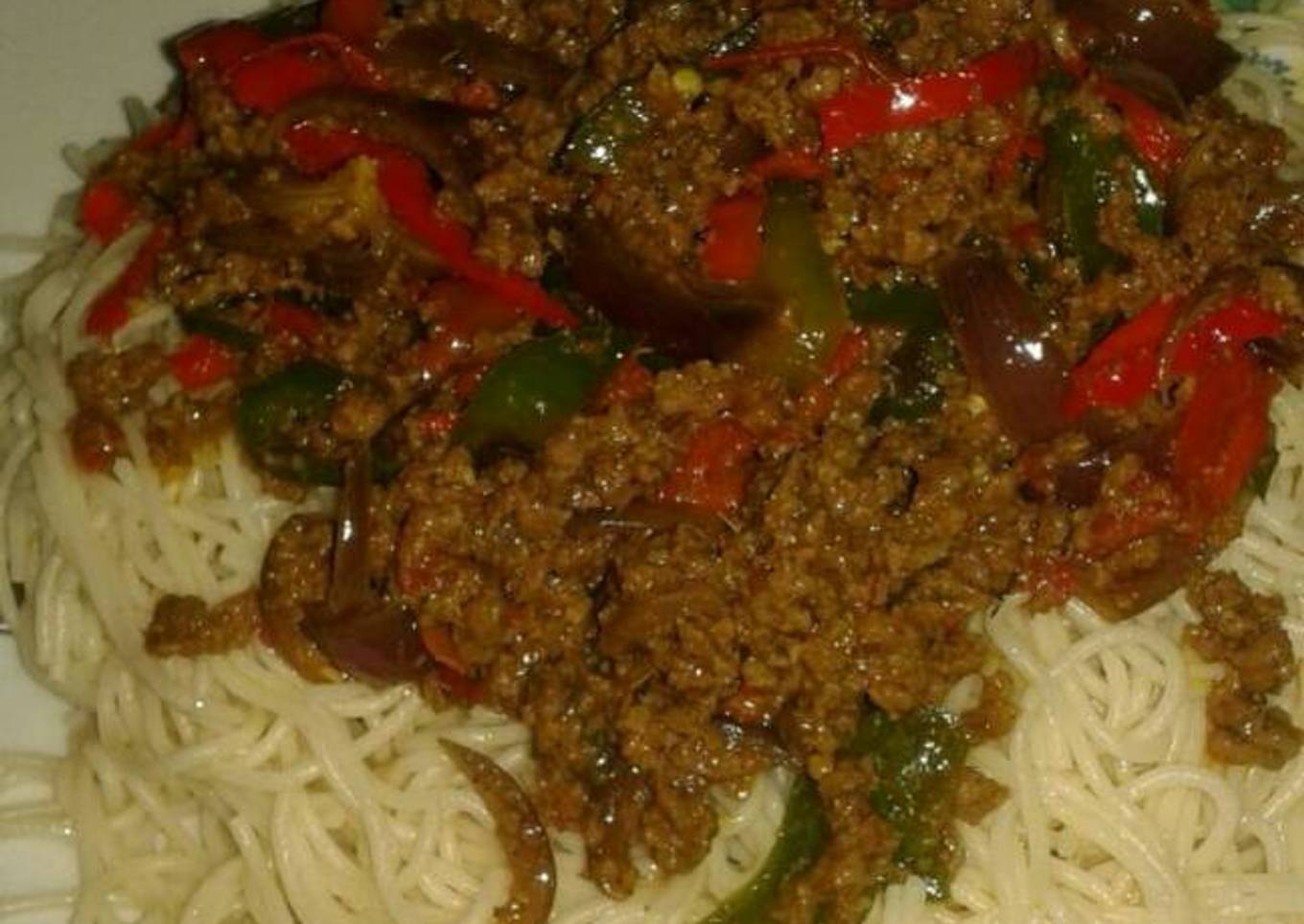 Minced meat sauce and spaghetti