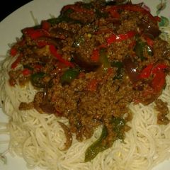 A picture of Minced meat sauce and spaghetti.