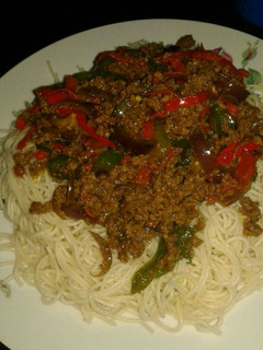 A picture of Minced meat sauce and spaghetti.