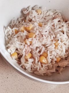 Una foto de Ensalada de arroz basmati a las finas hierbas