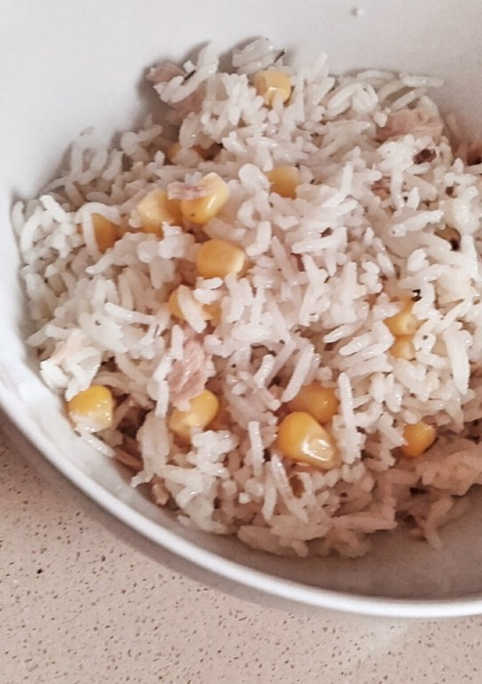 Una foto de Ensalada de arroz basmati a las finas hierbas