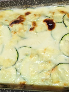 Una foto de Pastel de calabacín con york y queso😋
