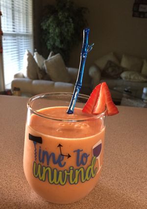 A picture of Strawberry mango fruit smoothie.