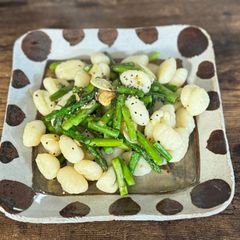 A picture of Asparagus Gnocchi.