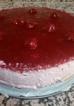 Una foto de Mousse de Queso con fresas y Frambuesa con toque de Limón