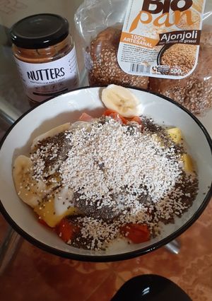 Una foto de Ensalada de frutas con semillas