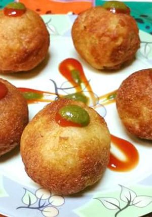 आलू बोंडा रेसिपी मुख्य फोटो