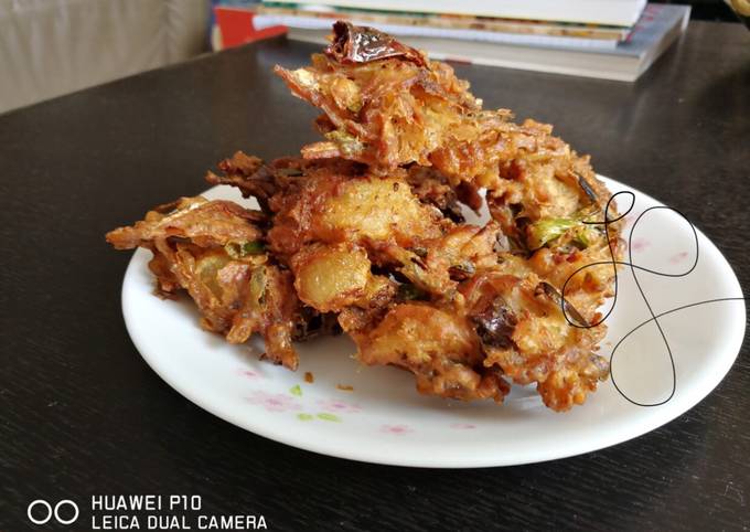 Crispy Onion And Dried Anchovies Fritters