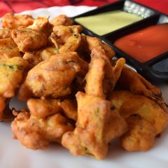 A picture of Onion potatoes fritters.