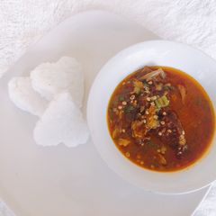 A picture of Tuwon shinkafa with miyan kubewa.