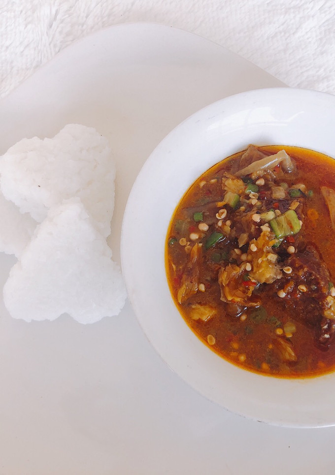 A picture of Tuwon shinkafa with miyan kubewa.