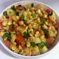 A picture of Dal chanay ki chaat.