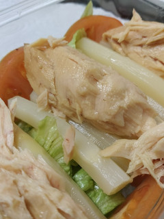 Una foto de 🥗 Ensalada de espárragos blancos y atún