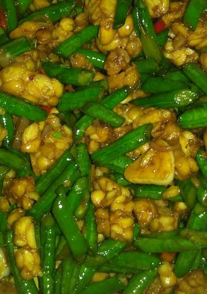 Foto resep Oseng oseng kacang panjang dan tempe maknyus