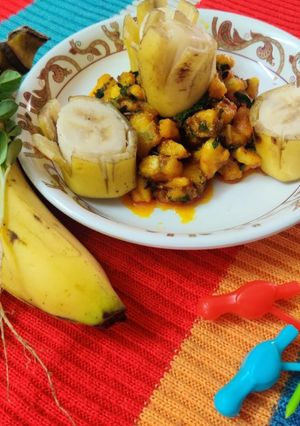 કેળા શાક ( Kela shaak recipe in Gujarati રેસીપી મુખ્ય ફોટો