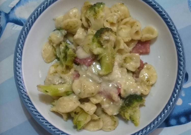 Simple Way to Prepare Any-night-of-the-week Orecchiette broccoli e gorgonzola