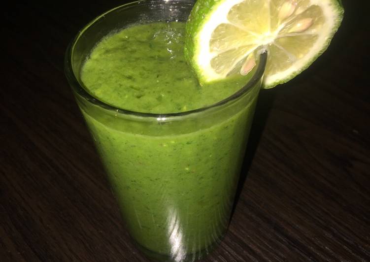 Kale &amp; spinach smoothie