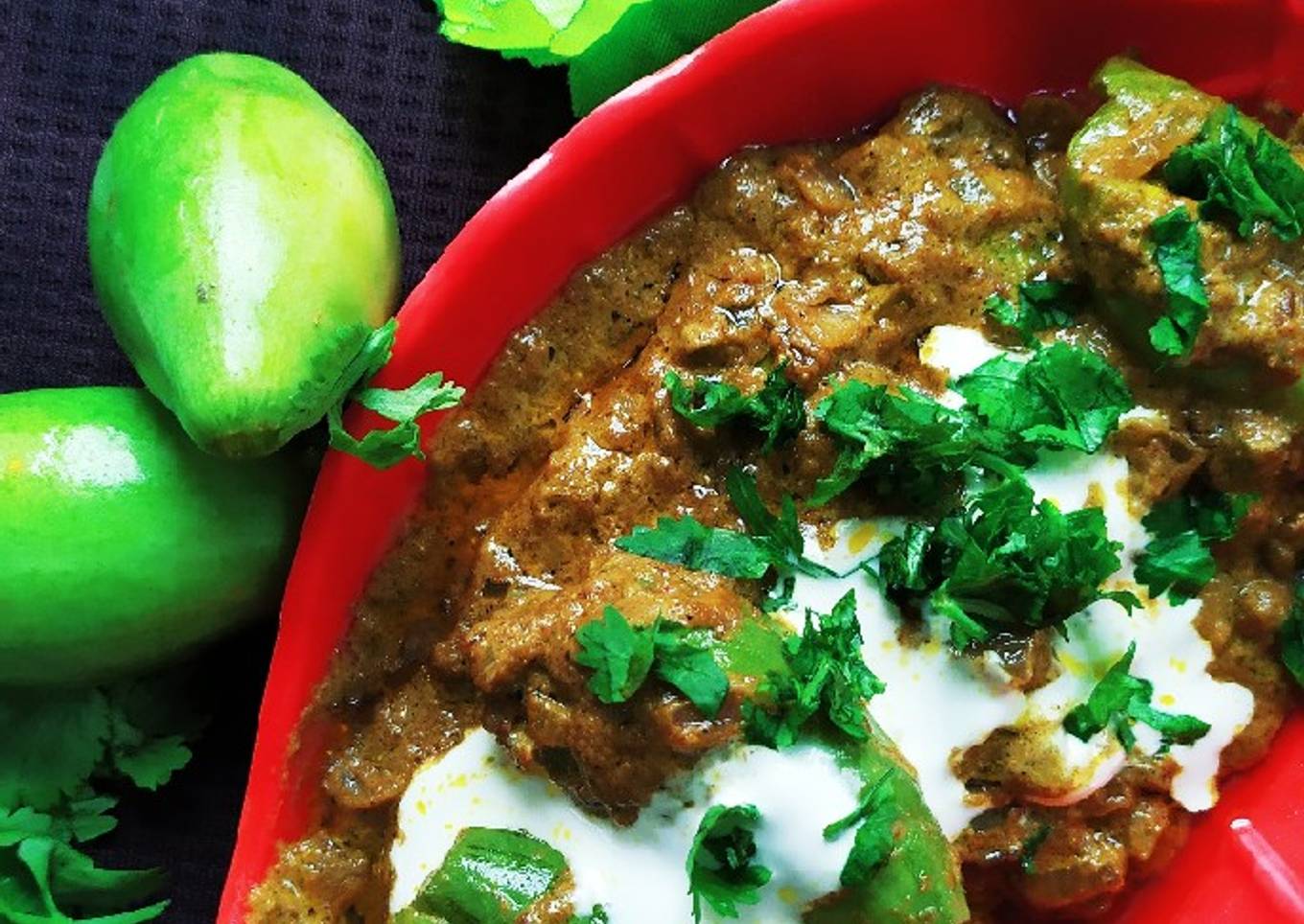 Cottage cheese stuffed pointed gourd with gravy