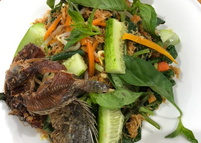 Cara Gampang Membuat Urap Sayur Dengan Ikan Asin, Lezat