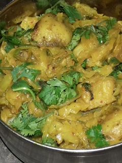 पत्ता गोभी आलू (Patta gobhi aloo recipe in hindi) रेसिपी मुख्य फोटो