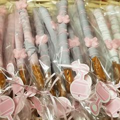 A picture of Chocolate covered pretzels.