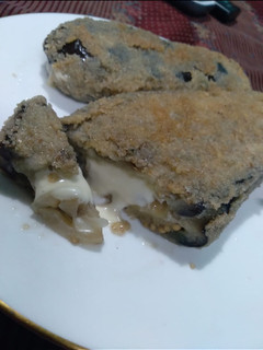 Una foto de Milanesas de berenjena rellenas, súper fáciles y ricas