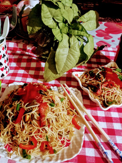 স্ট্রীট ফুড স্টাইল ভেজ চাউমিন (veg chow mein recipe in Bengali) রেসিপির প্রধান ছবি