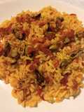Fideos tirabuzón con salsa de choritos